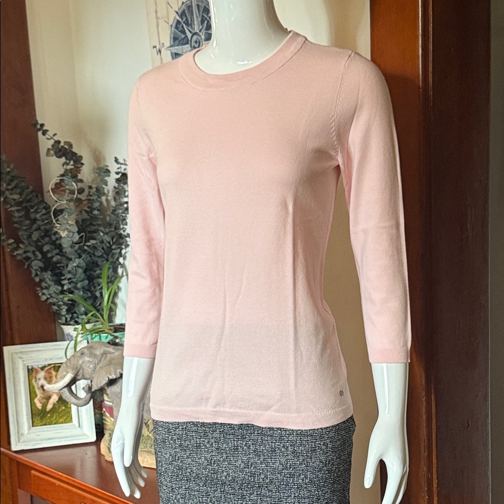 NWT Eddie Bauer size small Women's Pink Crew Neck Top